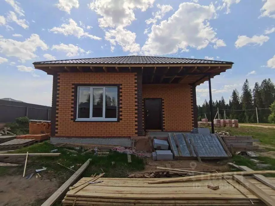 Дом в Пермский край, Березники муниципальный округ, пос. Николаев ... - Фото 1