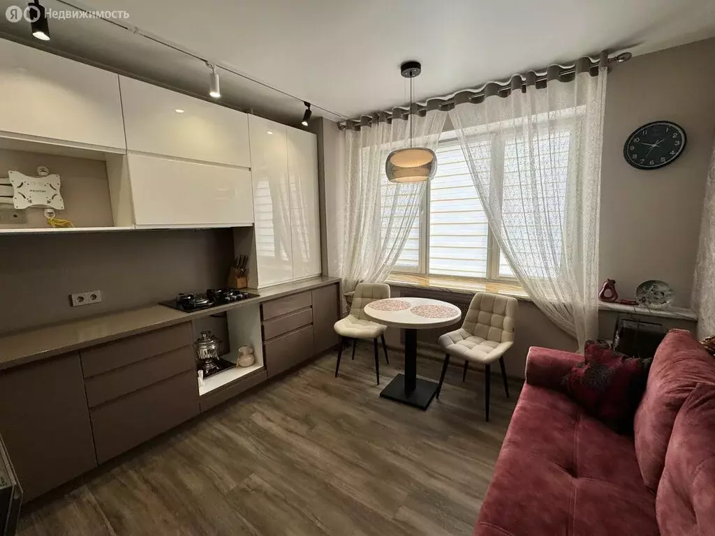 2-комнатная квартира: Бор, Коммунистическая улица, 8 (62.5 м) - Фото 1