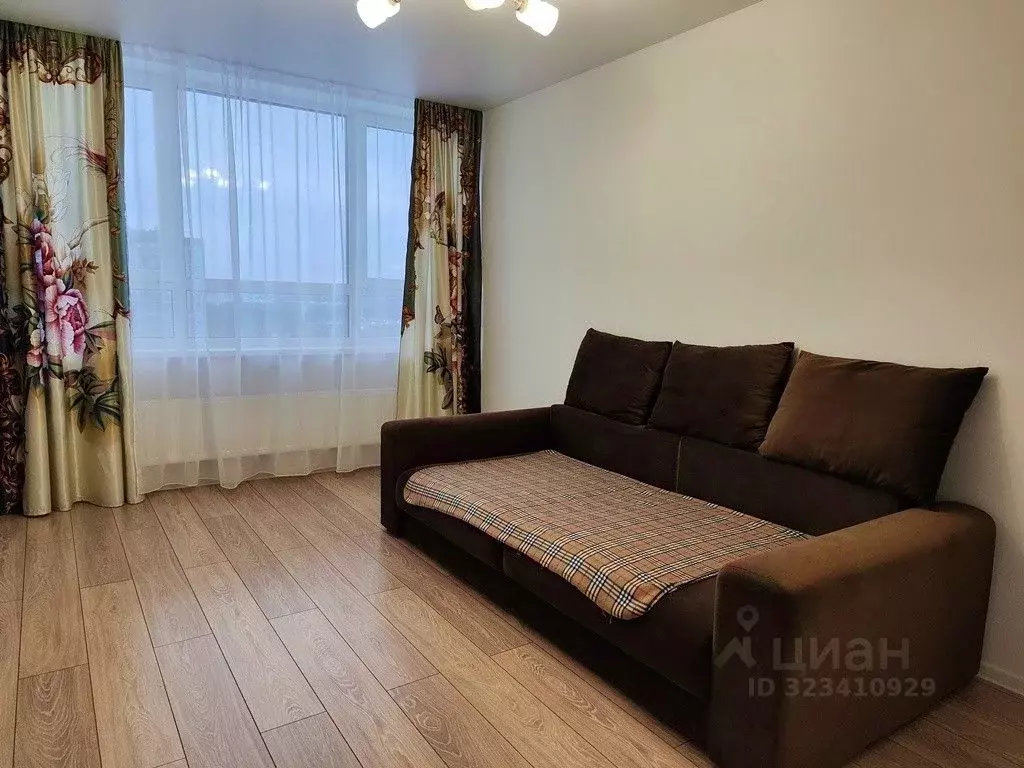 1-к кв. Свердловская область, Екатеринбург ул. Репина, 109 (40.2 м) - Фото 1