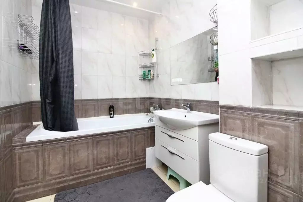 3-к кв. Тюменская область, Тюмень Харьковская ул., 64 (129.5 м) - Фото 1