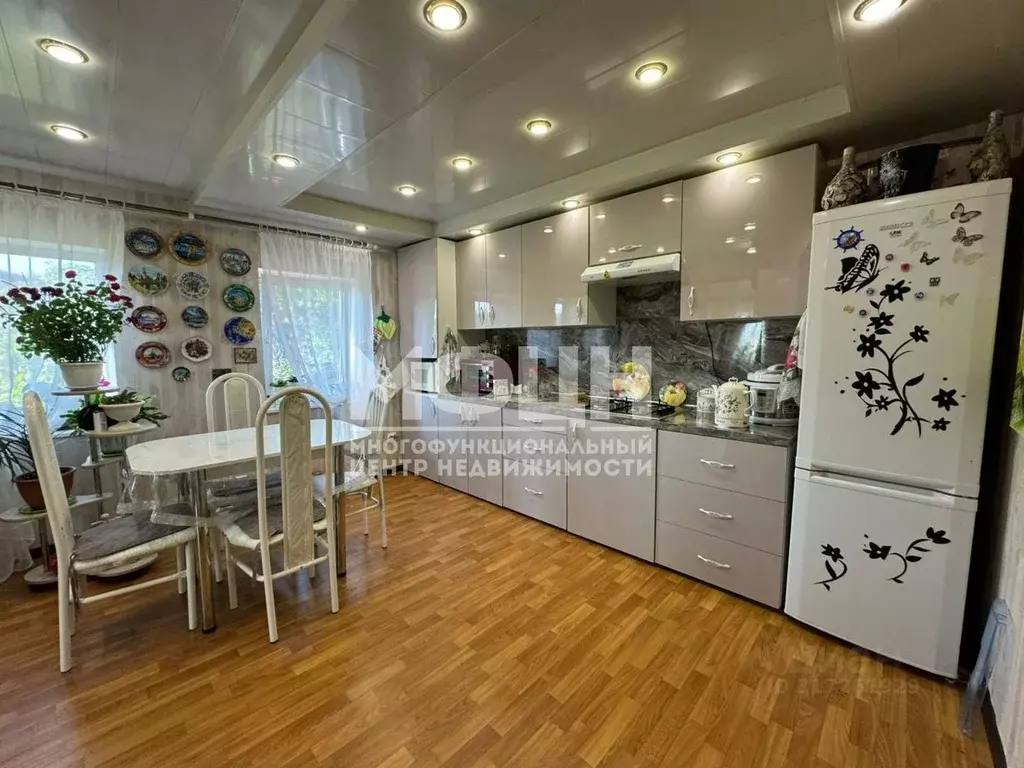 Дом в Карелия, Петрозаводск пл. Гагарина, 1 (70 м) - Фото 0