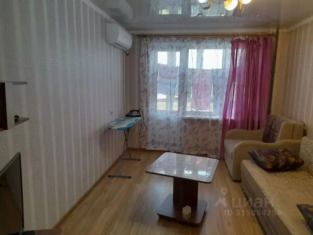 2-к кв. Приморский край, Уссурийск Первомайская ул., 27 (52.0 м) - Фото 1