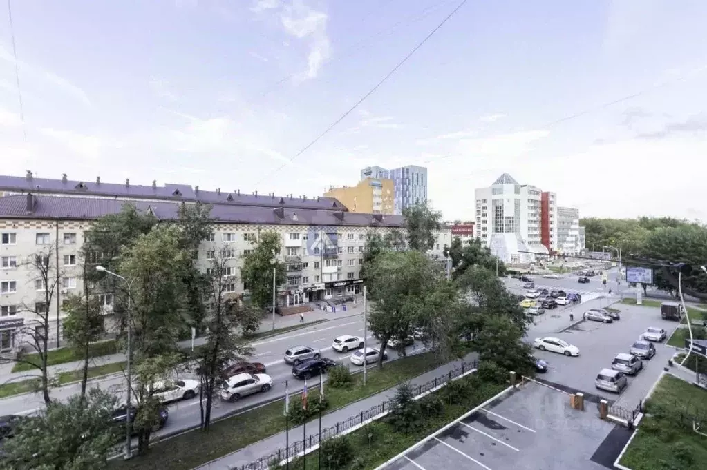 2-к кв. Тюменская область, Тюмень Холодильная ул., 136 (47.4 м) - Фото 0