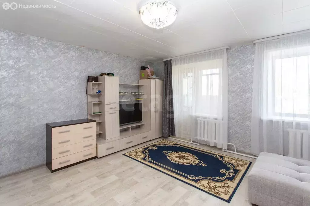 3-комнатная квартира: Тобольск, Верхнефилатовская улица, 5Б (62.7 м) - Фото 1