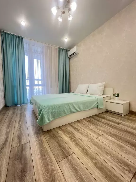 1-к кв. Краснодарский край, Краснодар Любимово мкр, 8 (40.0 м) - Фото 0