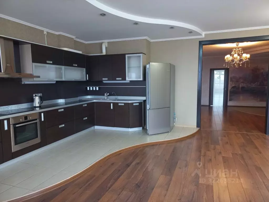 2-к кв. Омская область, Омск ул. 10 лет Октября, 43 (133.6 м) - Фото 1