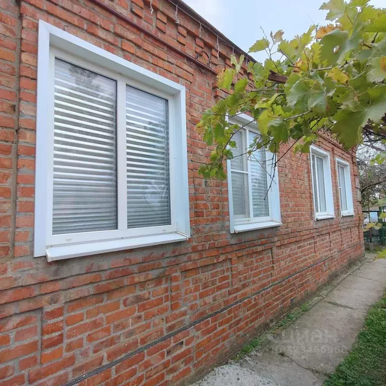 Дом в Краснодарский край, Щербиновский район, Старощербиновская ст-ца ... - Фото 1