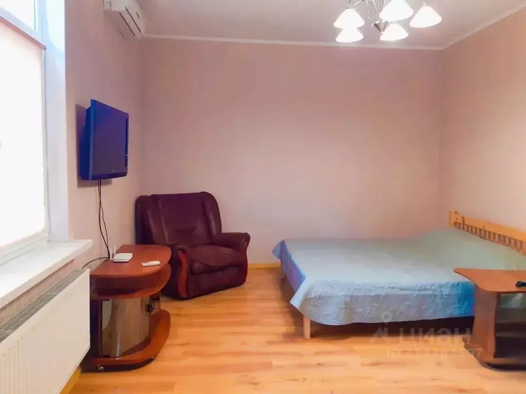 1-к кв. Крым, Ялта ул. К. Маркса, 13 (30.0 м) - Фото 0