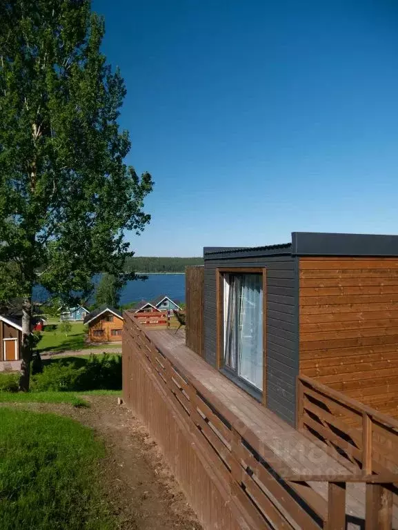 Дом в Ленинградская область, Приозерский район, Петровское с/пос, д. ... - Фото 1