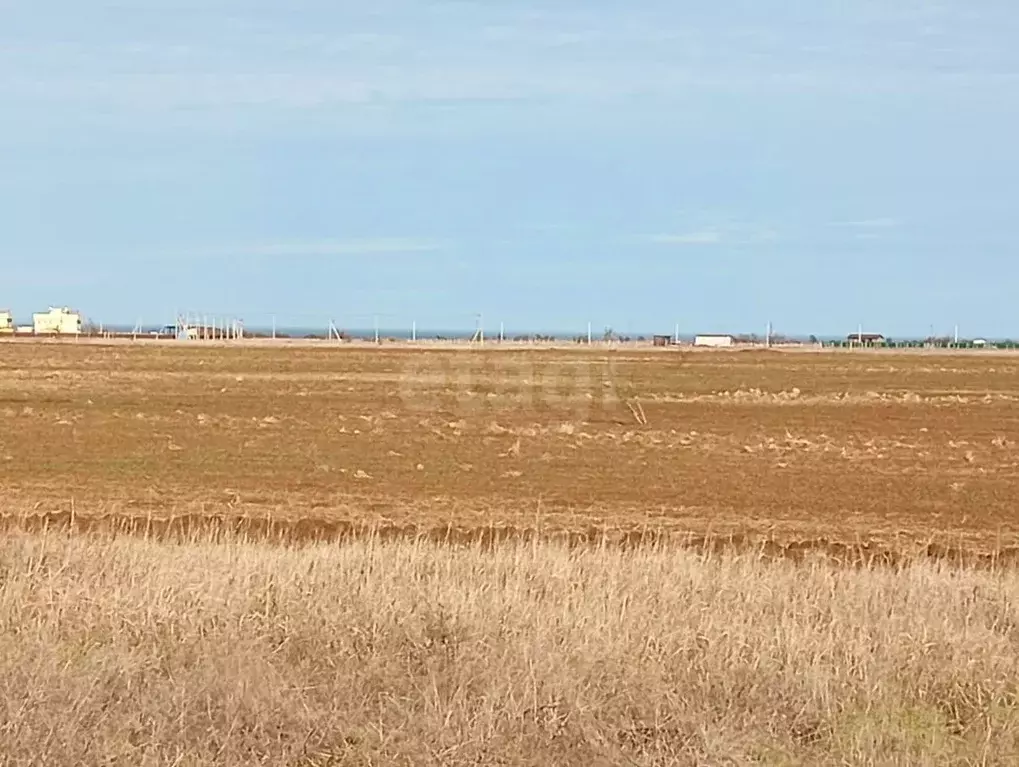 Участок в Крым, Ленинский район, Семисотское с/пос, с. Каменское ул. ... - Фото 1