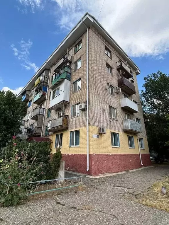 3-к кв. Калмыкия, Элиста 6-й мкр, 7 (60.08 м) - Фото 0