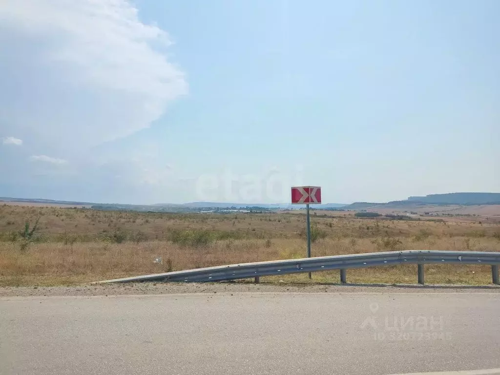 Участок в Крым, Симферопольский район, Перовское с/пос, с. Клиновка  ... - Фото 2