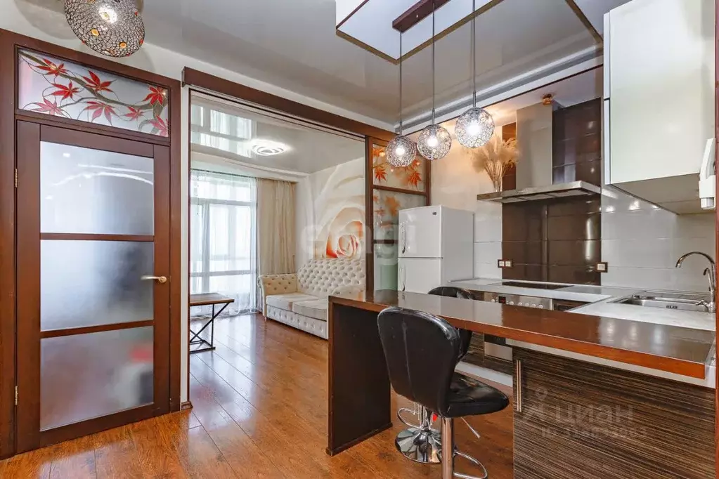 2-к кв. Приморский край, Владивосток ул. Кирова, 25Г (51.1 м) - Фото 0