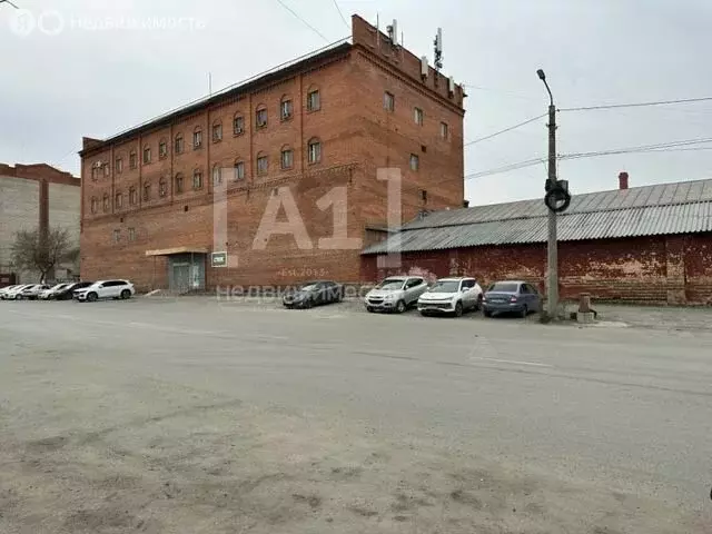 Помещение свободного назначения (1800 м) - Фото 1