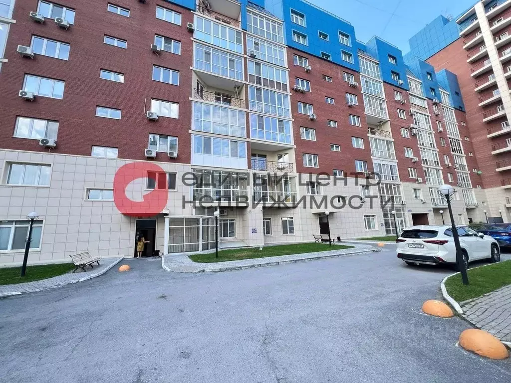 2-к кв. Тюменская область, Тюмень ул. Кузнецова, 15 (93.0 м) - Фото 0