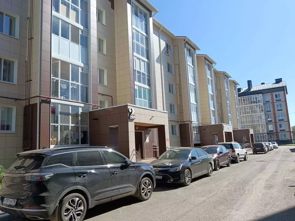 2-к кв. Татарстан, с. Высокая Гора ул. Сельхозтехника, 26 (71.0 м) - Фото 0