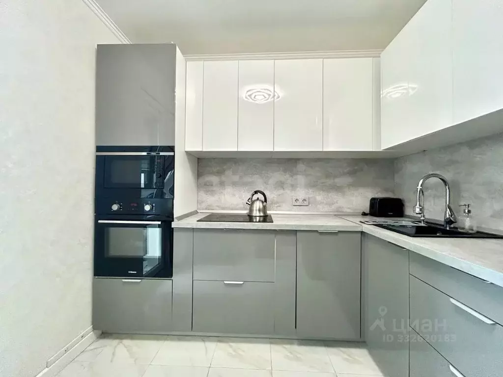 2-к кв. Татарстан, Казань ул. Александра Курынова, 10к2 (47.4 м) - Фото 1