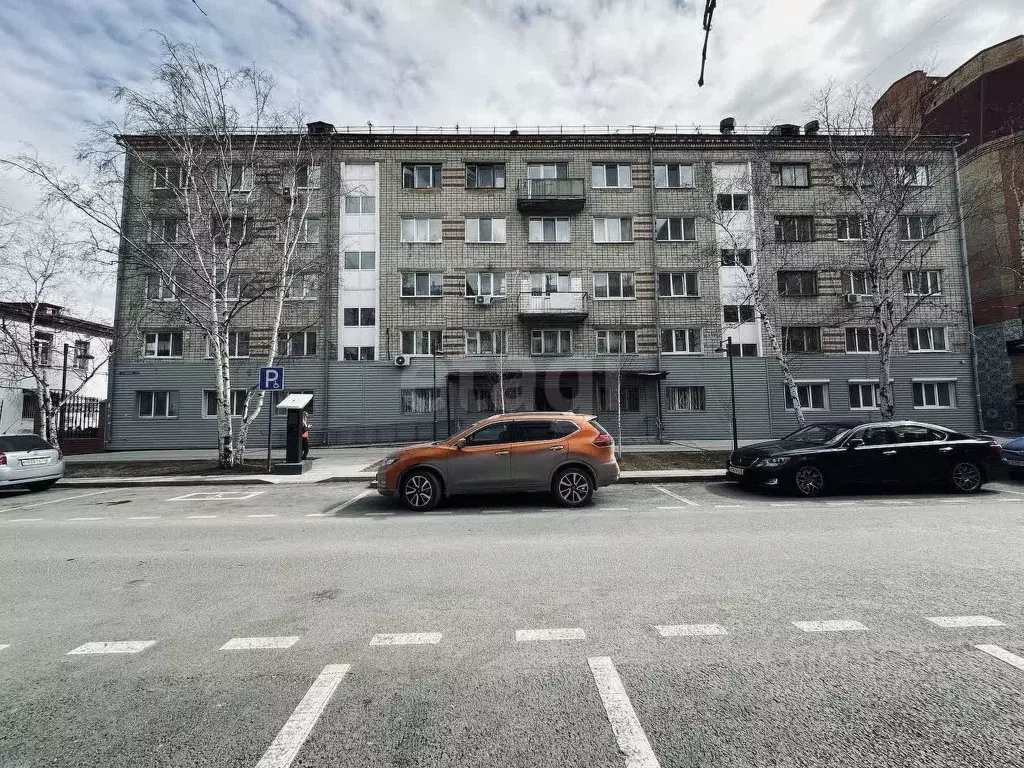 Комната Тюменская область, Тюмень ул. Красина, 5 (9.2 м) - Фото 1