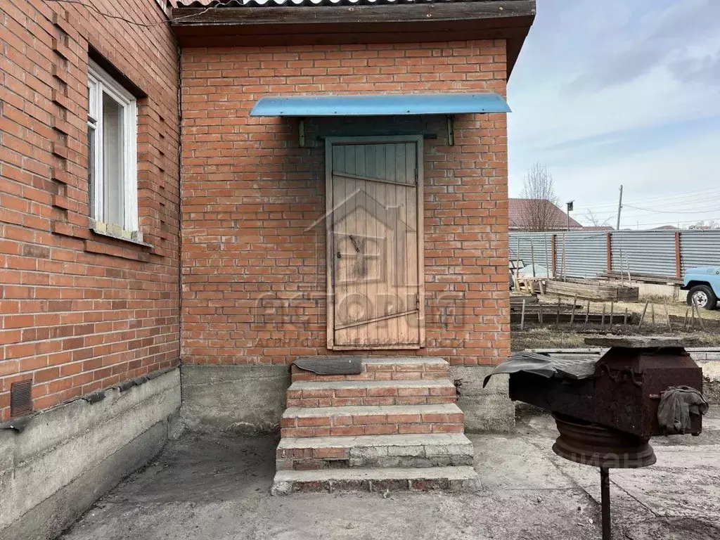 Дом в Красноярский край, Красноярск Бадалыкская ул., 64 (30 м) - Фото 1
