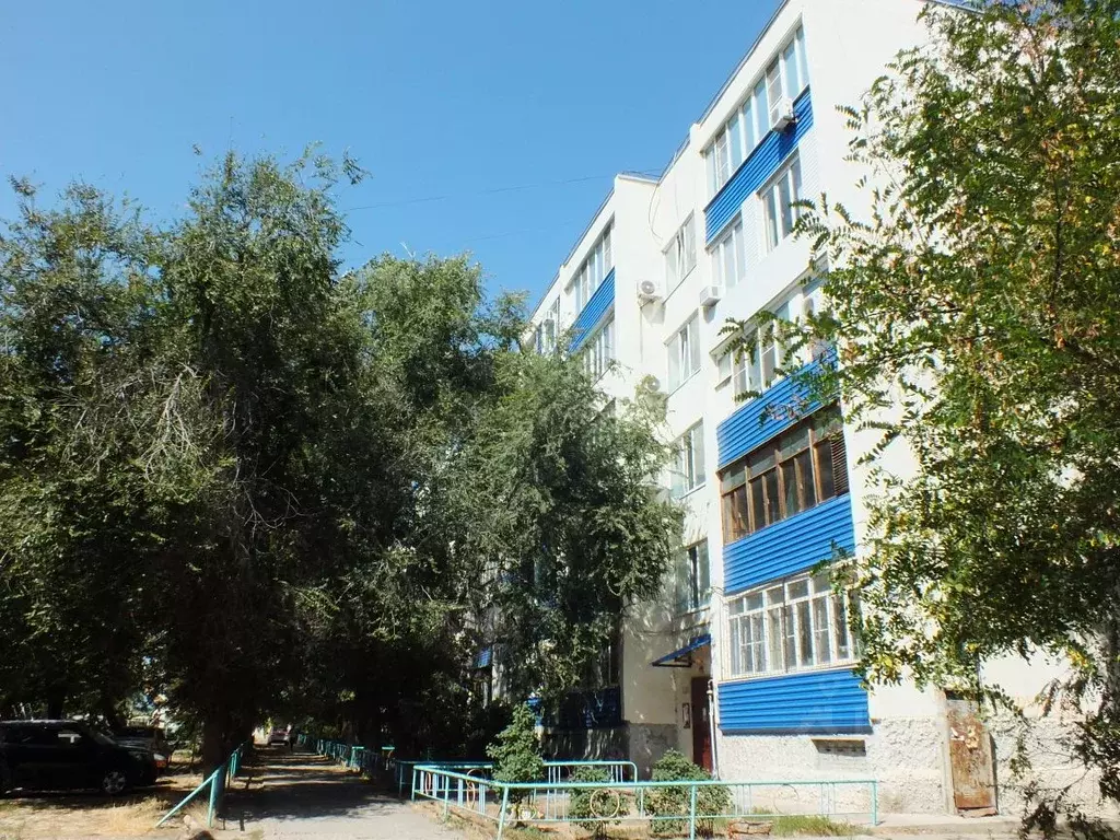 3-к кв. Астраханская область, Астрахань ул. Адмирала Нахимова, 46к1 ... - Фото 1