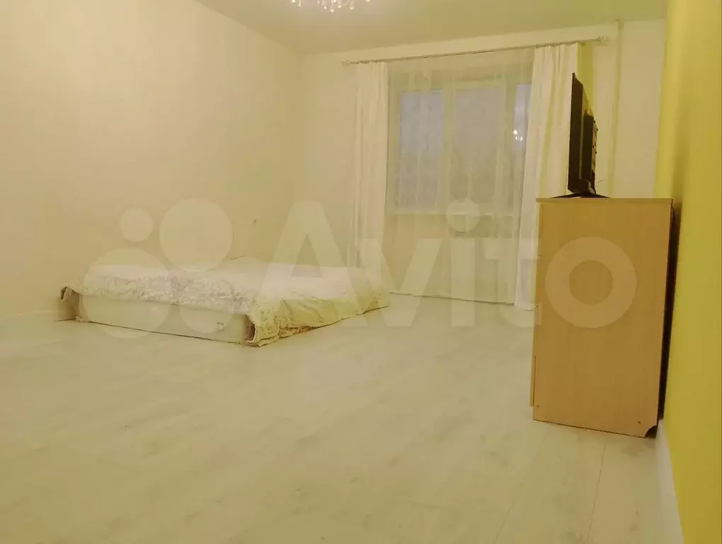 1-к. квартира, 38 м, 1/10 эт. - Фото 1