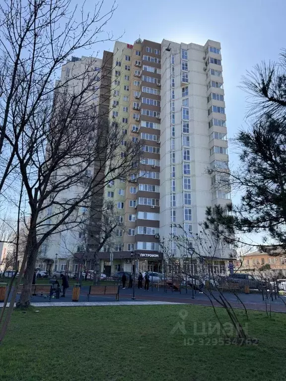 3-к кв. Крым, Симферополь ул. Караманова, 3 (85.1 м) - Фото 1