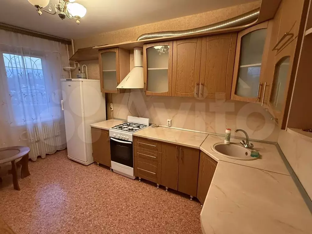 2-к. квартира, 55 м, 1/10 эт. - Фото 0