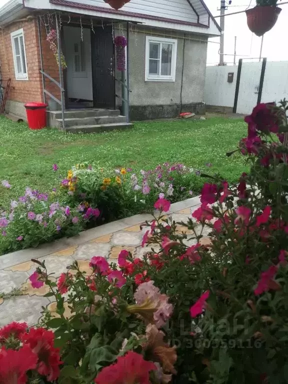 Дом в Карачаево-Черкесия, Зеленчукская ст-ца ул. Рабочая, 102 (30 м) - Фото 1