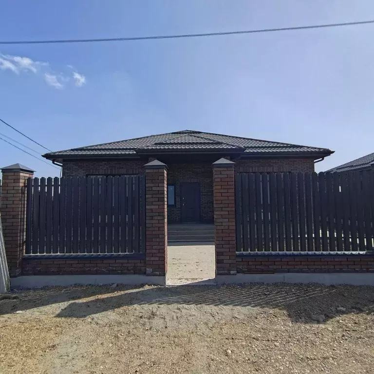 Дом в Адыгея, Тахтамукайский район, Старобжегокай аул Прямой пер. (146 ... - Фото 2