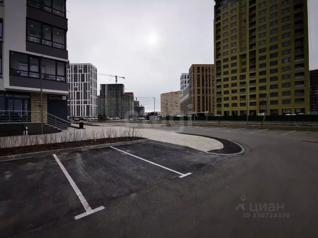 Торговая площадь в Тюменская область, Тюмень ул. Фармана Салманова, 21 ... - Фото 1