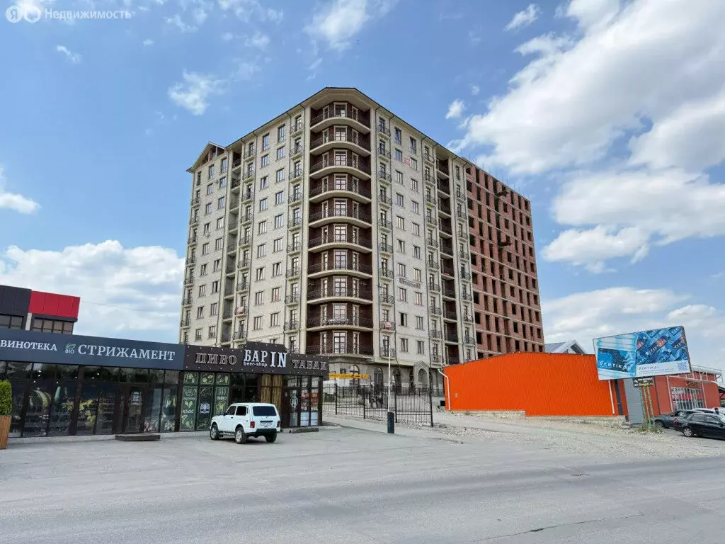 3-комнатная квартира: Нальчик, улица Атажукина, 155 (132.5 м) - Фото 1