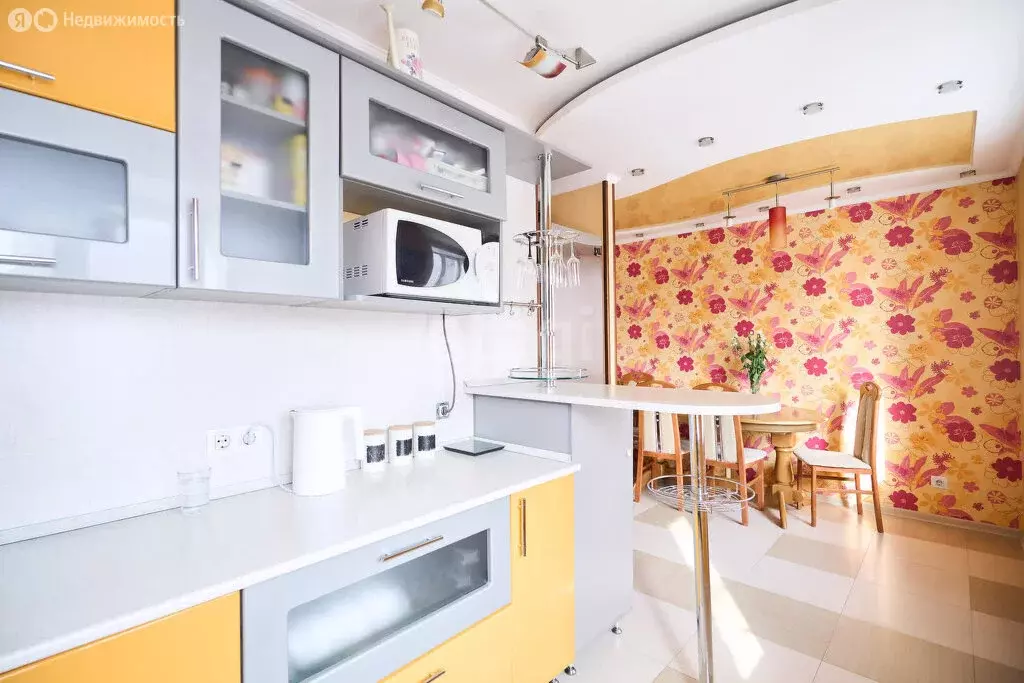 3-комнатная квартира: Томск, проспект Ленина, 108 (62.5 м) - Фото 1