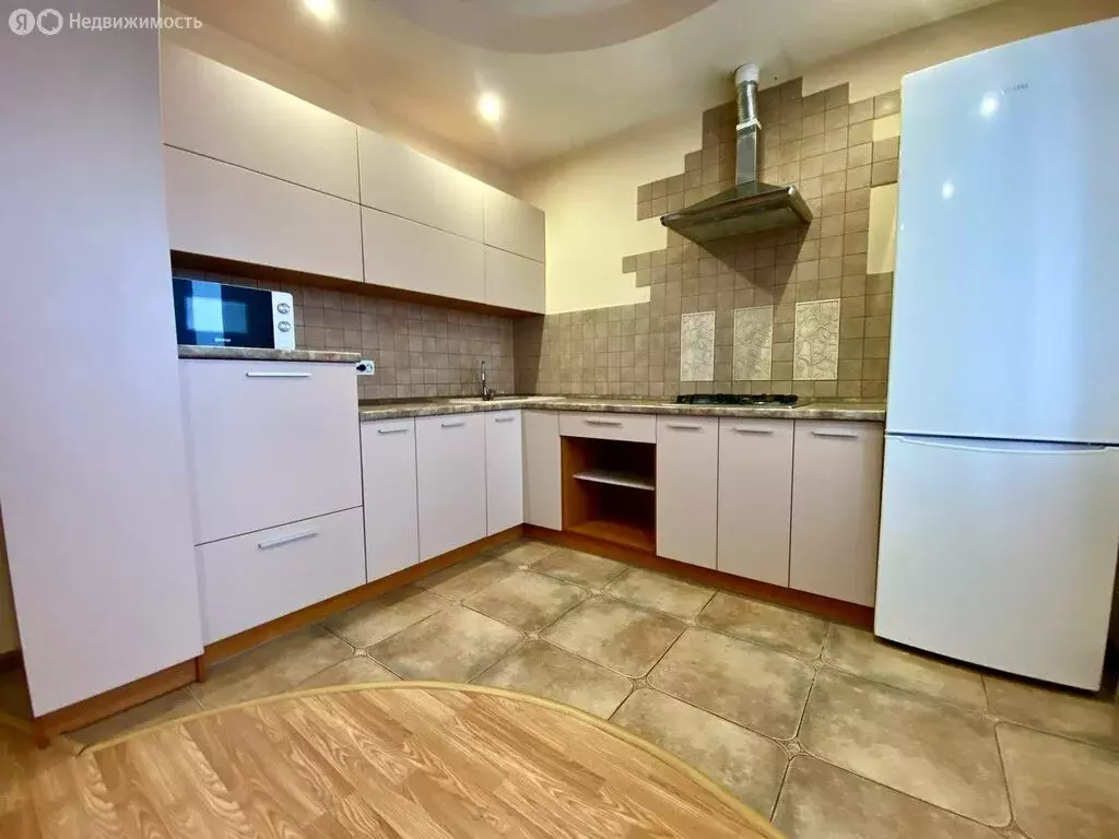 2-комнатная квартира: Волгоград, улица Карла Либкнехта, 21 (79 м) - Фото 2