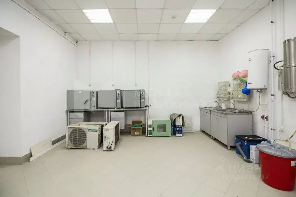 Помещение свободного назначения в Тюменская область, Тюмень ул. Клары ... - Фото 1