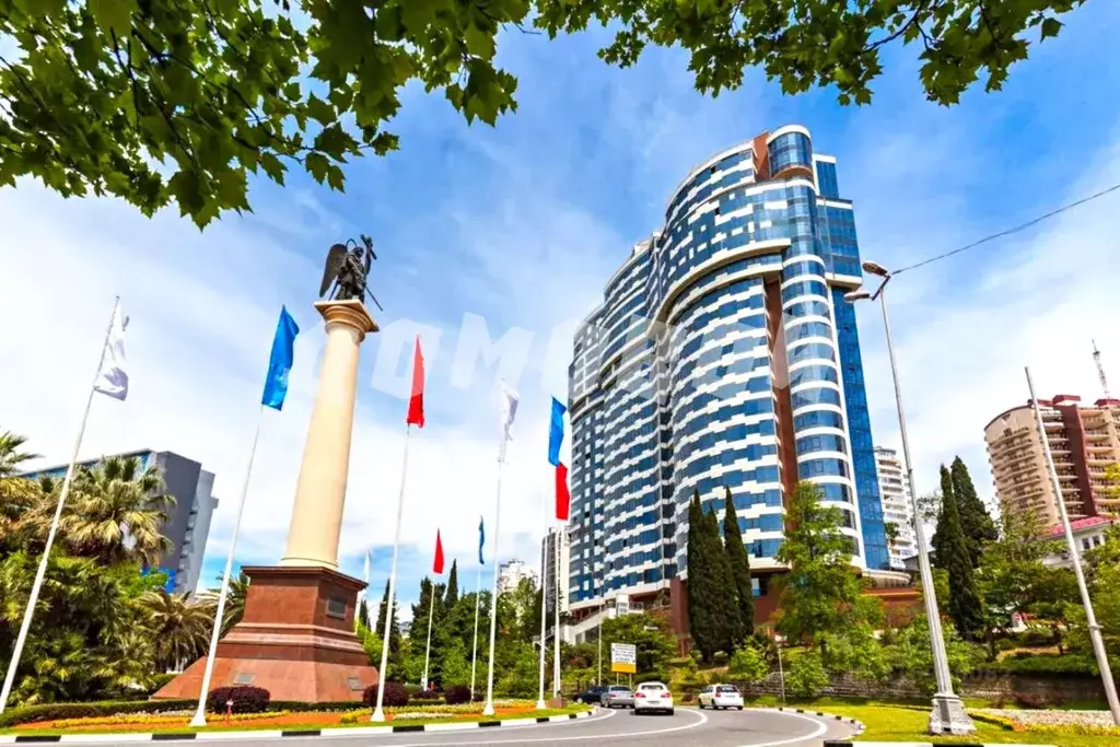 3-к кв. Краснодарский край, Сочи Центральный мкр, ул. Войкова, 21 ... - Фото 0