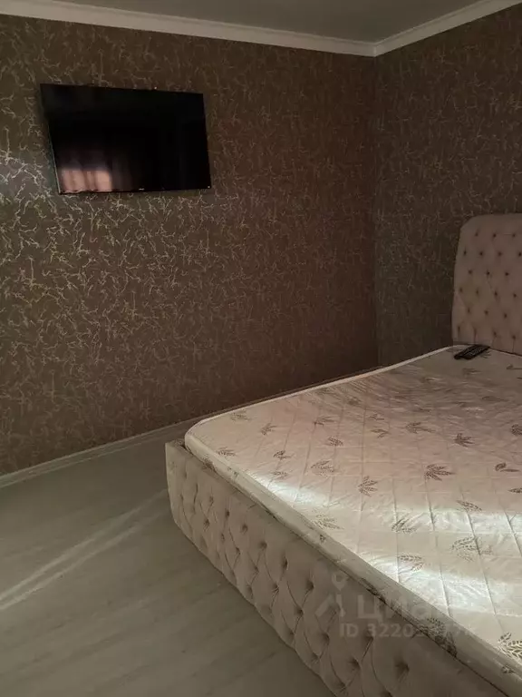 Дом в Карачаево-Черкесия, Черкесск Гвардейская ул., 1 (80 м) - Фото 1