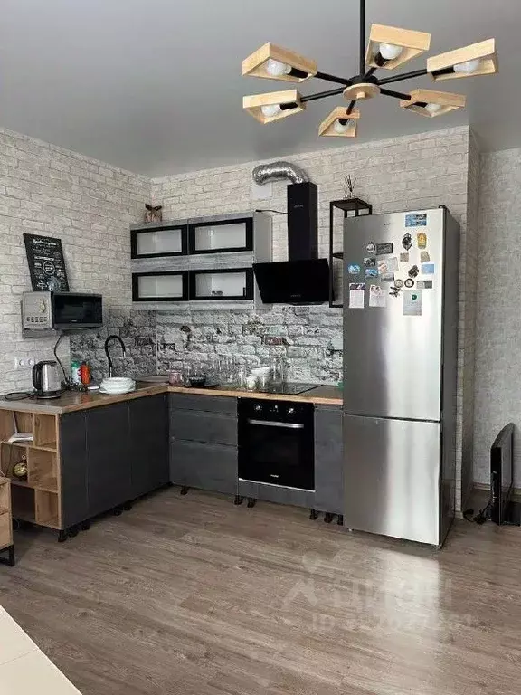 2-к кв. Челябинская область, Челябинск ул. Братьев Кашириных, 131 ... - Фото 1