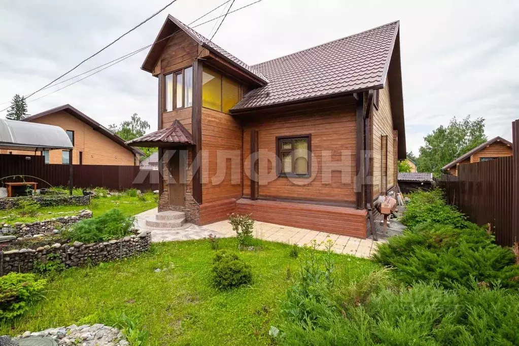 Дом в Новосибирская область, Бердск ул. Парижской Коммуны (280 м) - Фото 0