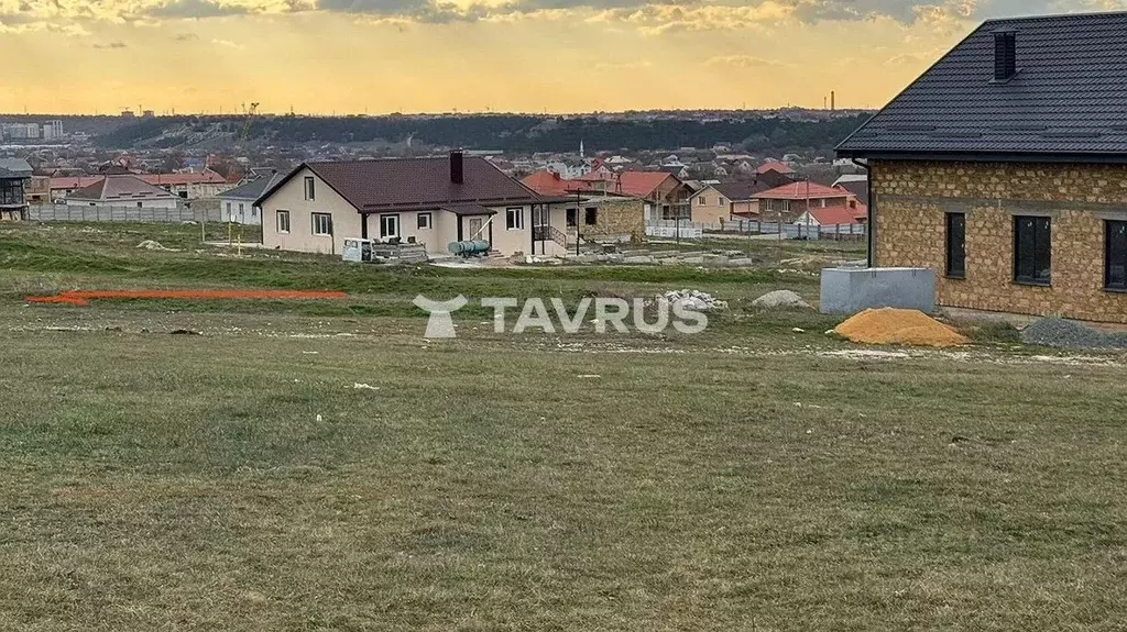 Участок в Крым, Симферопольский район, с. Трудовое ул. ... - Фото 1