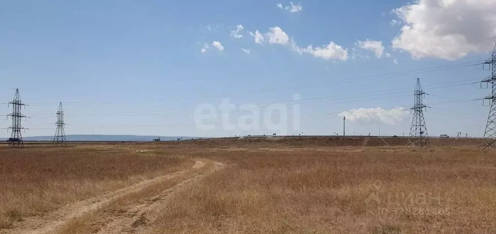 Участок в Крым, Ленинский район, Семисотское с/пос, с. Фронтовое ул. ... - Фото 1