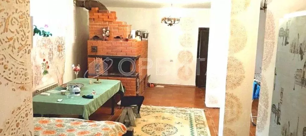 Дом в Тюменская область, Тюмень ул. Дружбы (232 м) - Фото 1