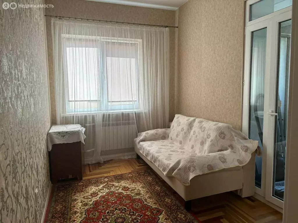 3-комнатная квартира: Нальчик, улица Пачева, 65 (62 м) - Фото 0