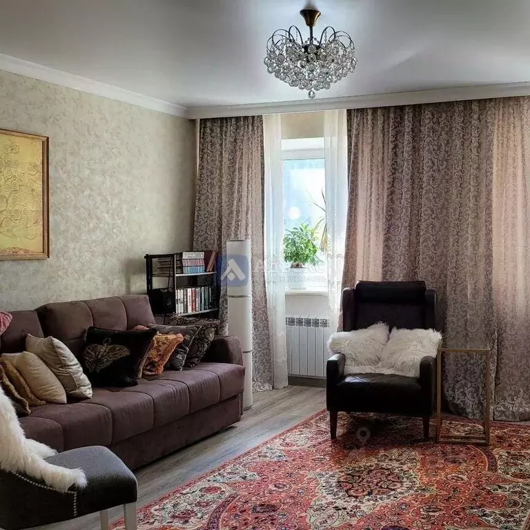 2-к кв. Тюменская область, Тюмень ул. Циолковского, 20А (73.2 м) - Фото 0