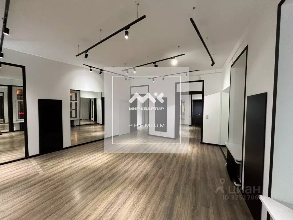 Помещение свободного назначения в Санкт-Петербург Невский просп., ... - Фото 1