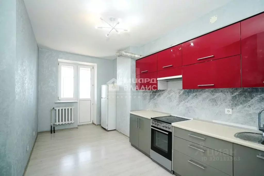 3-к кв. Омская область, Омск ул. 9-я Линия, 193 (72.5 м) - Фото 0