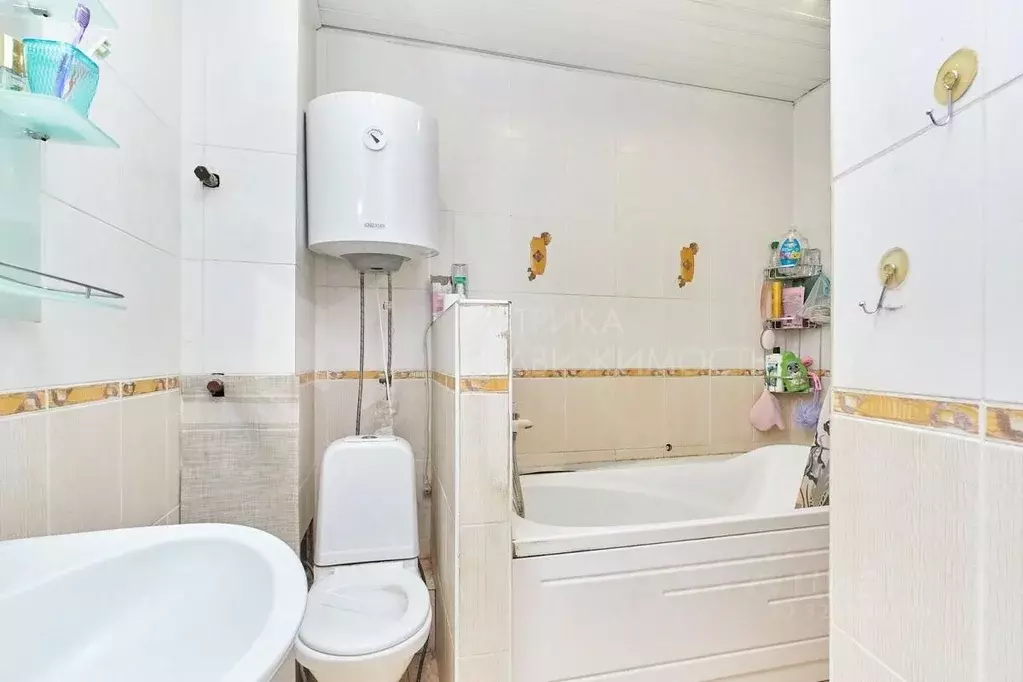 3-к кв. Тюменская область, Тюмень ул. Республики, 10 (78.5 м) - Фото 1