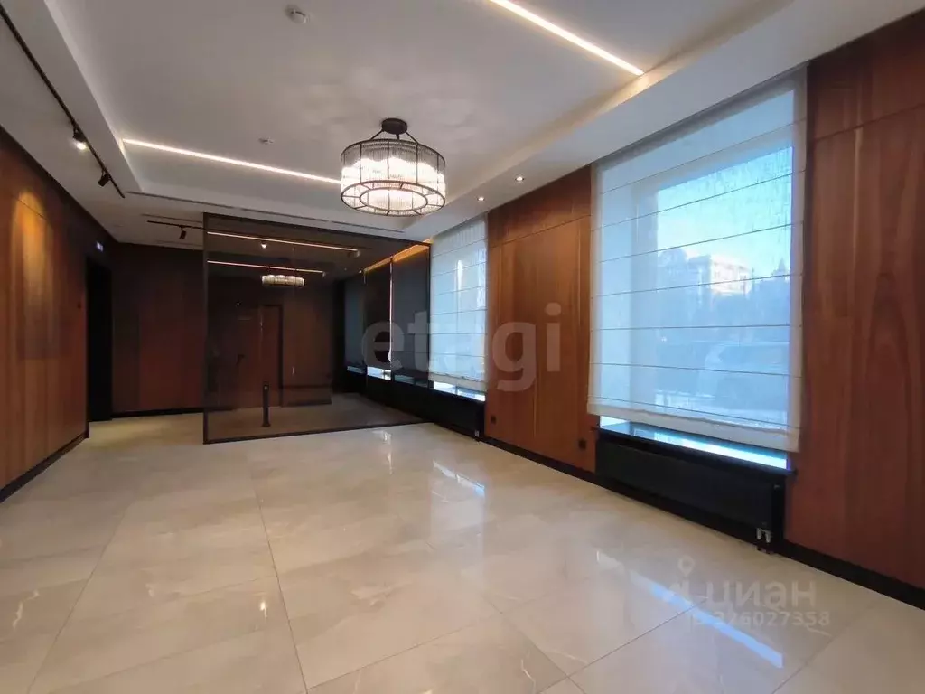 Помещение свободного назначения в Тюменская область, Тюмень ул. 25 ... - Фото 1