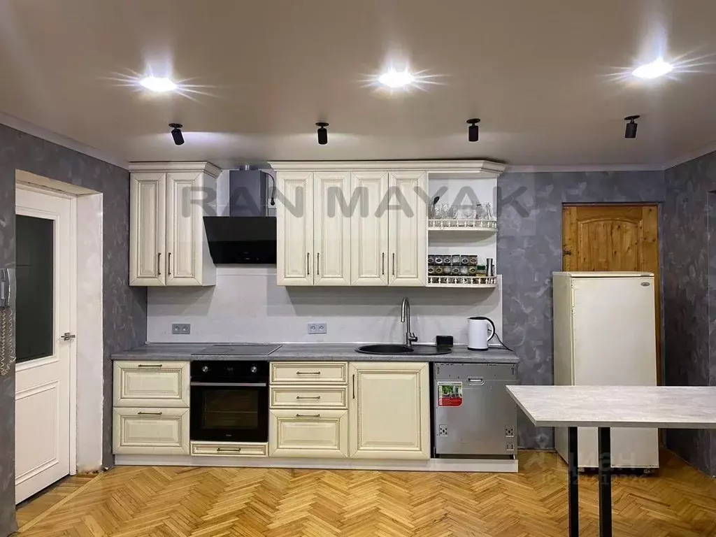4-к кв. Адыгея, Майкоп ул. Хакурате, 222 (100.0 м) - Фото 0