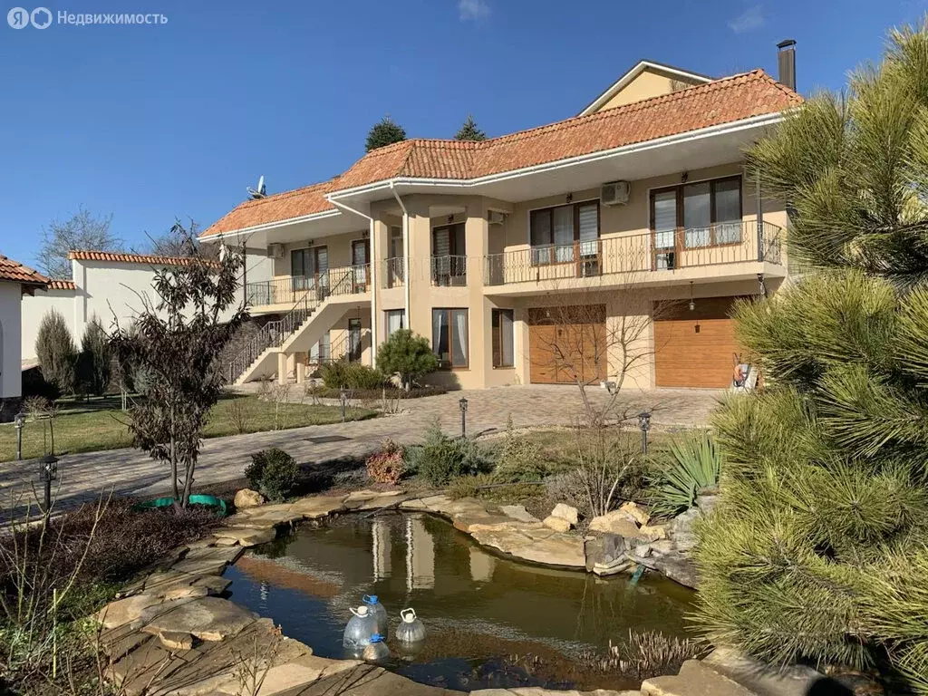 Дом в Старый Крым, улица Мустафаева, 55 (433.3 м) - Фото 1