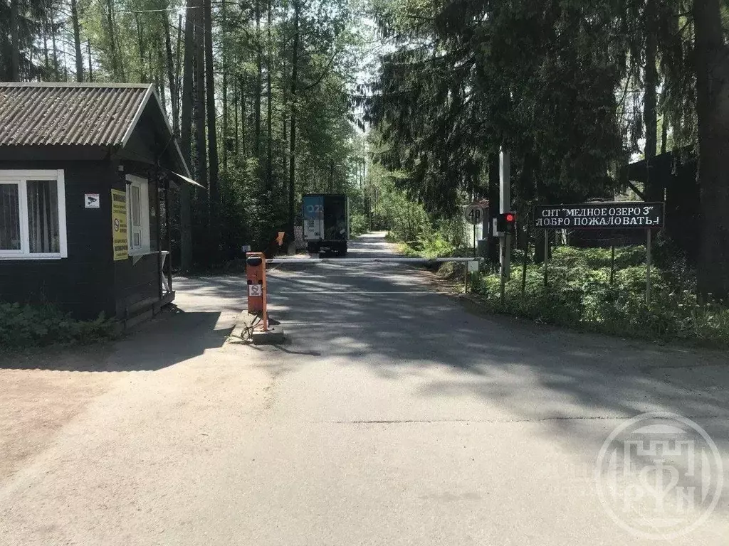 Участок в Ленинградская область, Сертолово Всеволожский район, Медное ... - Фото 1